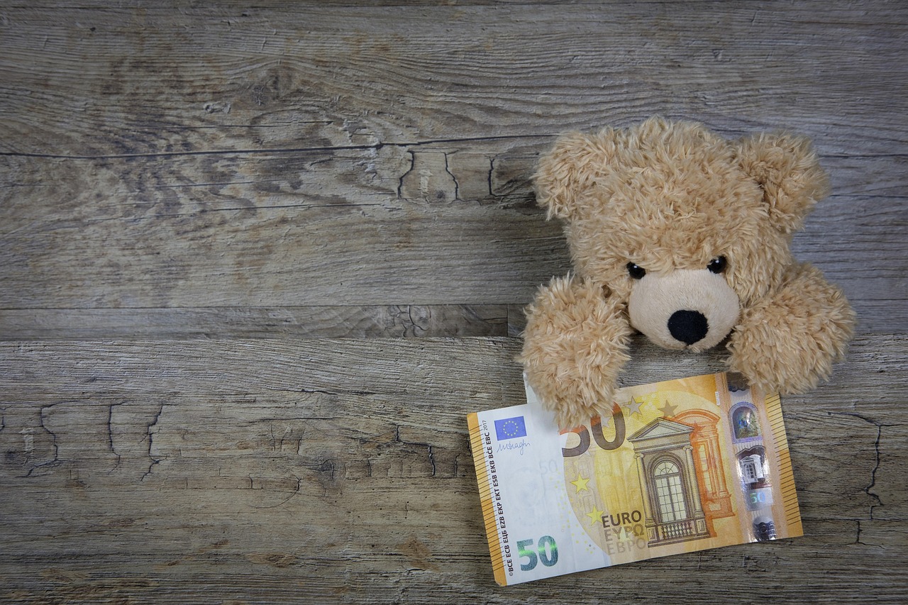 Immagine esplicativa sulla donazione della casa ai figli con usufrutto, evidenziando vantaggi e costi.